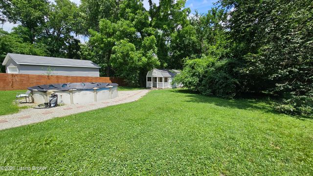 6815 Memory Ln, Louisville, KY 40258