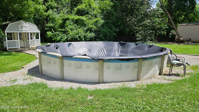 6815 Memory Ln, Louisville, KY 40258
