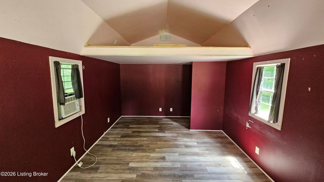 6815 Memory Ln, Louisville, KY 40258