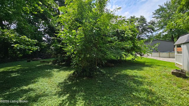 6815 Memory Ln, Louisville, KY 40258