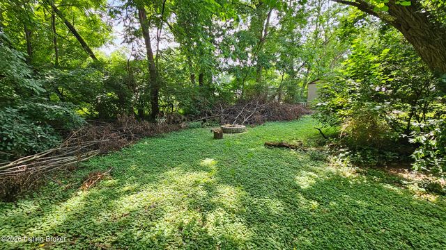 6815 Memory Ln, Louisville, KY 40258