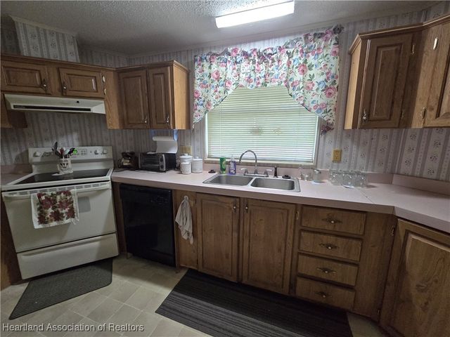 2 Fishermans Cove, Lake Placid, FL 33852