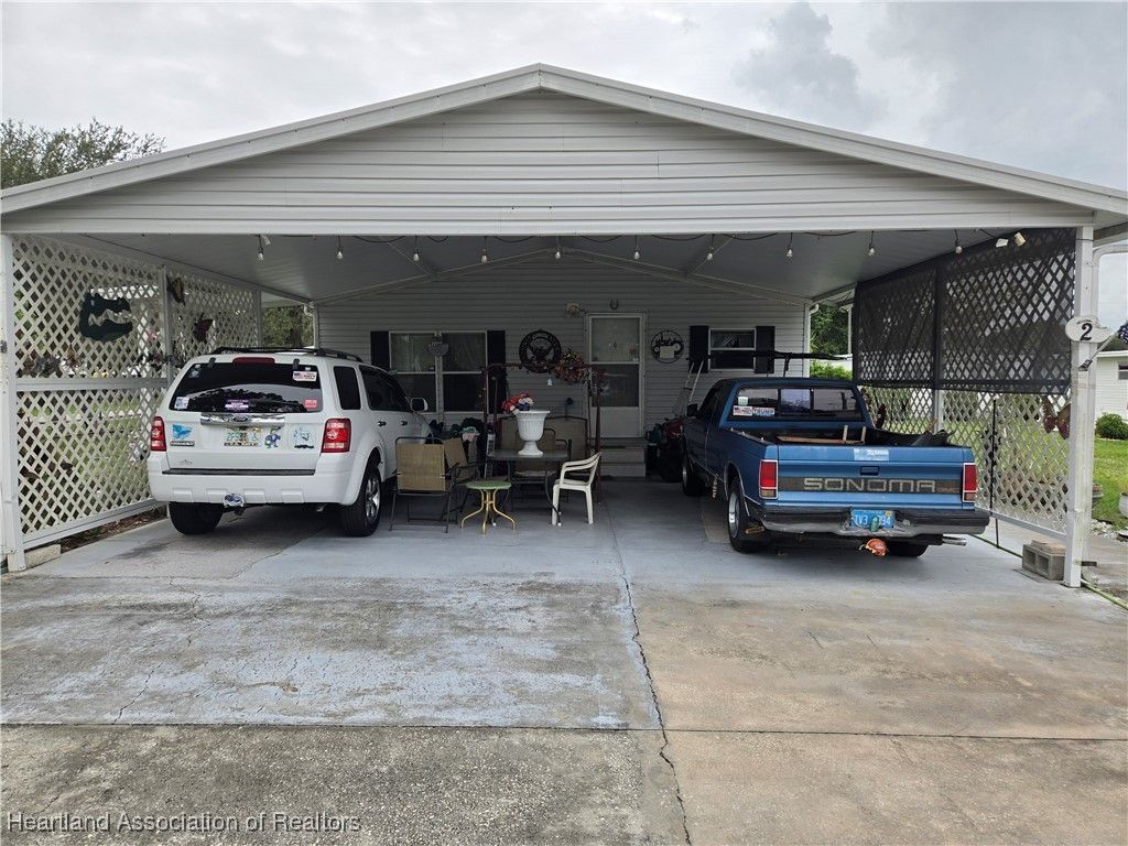 2 Fishermans Cove, Lake Placid, FL 33852