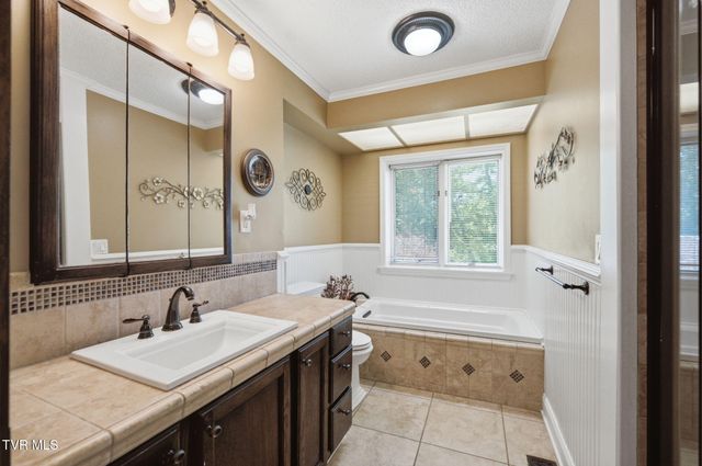 700 Rambling Road, Johnson City, TN 37604