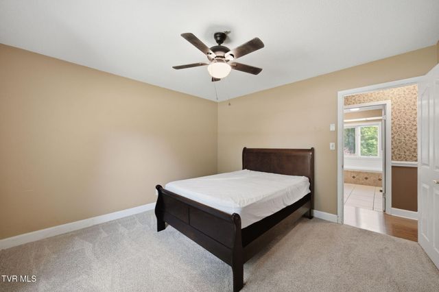 700 Rambling Road, Johnson City, TN 37604