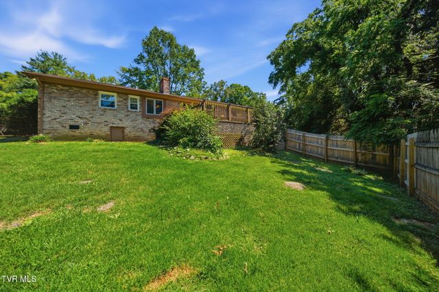 700 Rambling Road, Johnson City, TN 37604