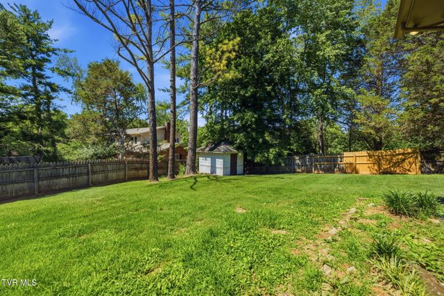 700 Rambling Road, Johnson City, TN 37604