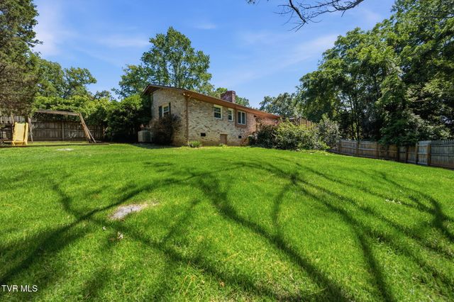 700 Rambling Road, Johnson City, TN 37604