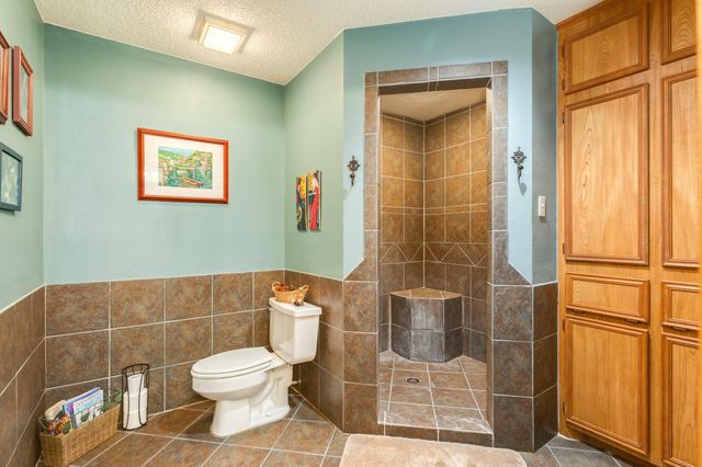 2334 Ridgewood Drive, West Columbia, TX 77486