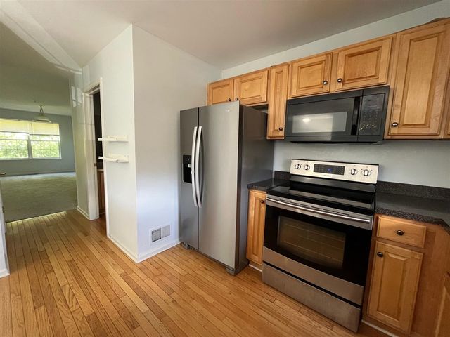 2815 Barclay Way, Ann Arbor, MI 48105