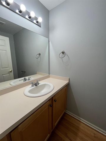 2815 Barclay Way, Ann Arbor, MI 48105