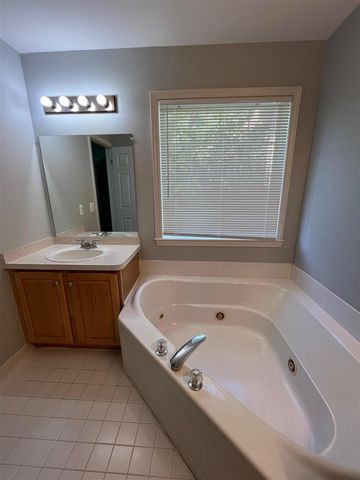 2815 Barclay Way, Ann Arbor, MI 48105