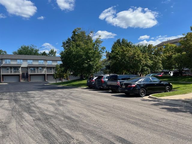 2815 Barclay Way, Ann Arbor, MI 48105