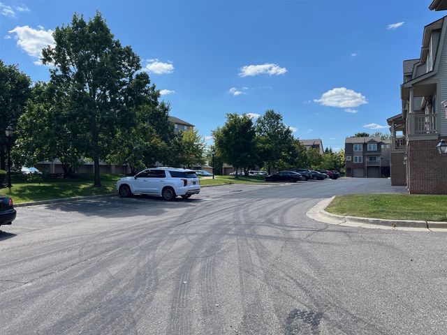 2815 Barclay Way, Ann Arbor, MI 48105