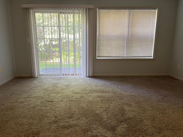 2815 Barclay Way, Ann Arbor, MI 48105