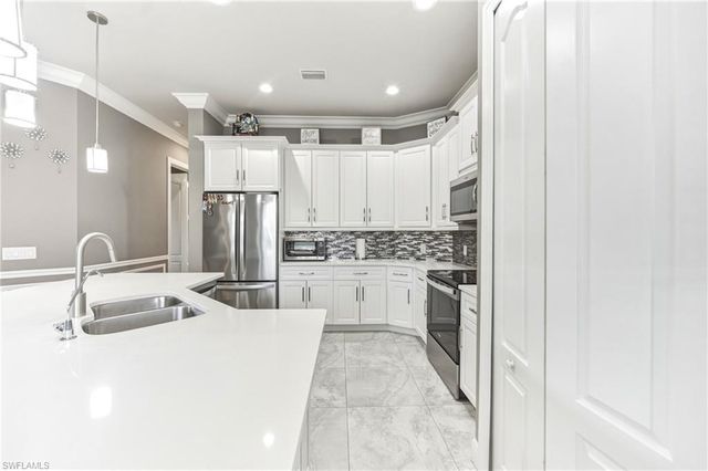 1700 43rd TER SW, Naples, FL 34116