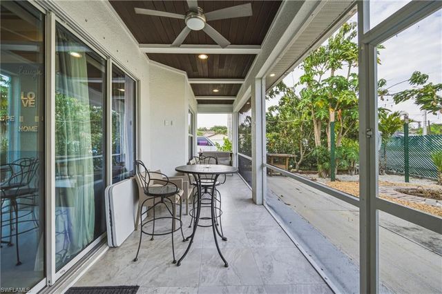 1700 43rd TER SW, Naples, FL 34116