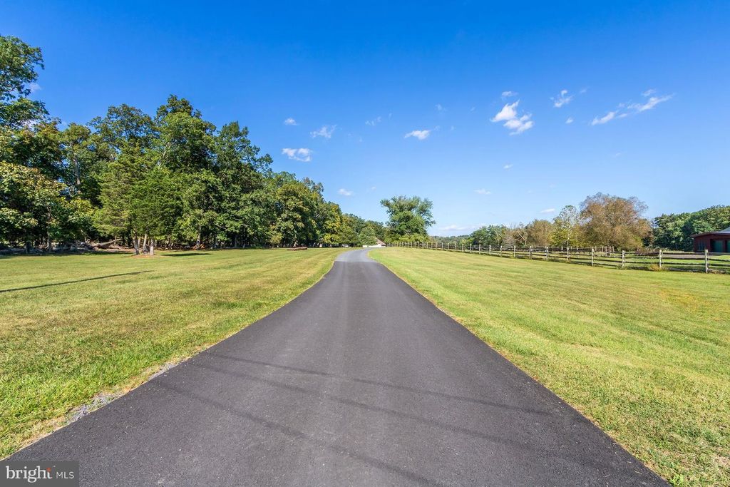 146 CAFFERTY RD, Pipersville, PA 18947