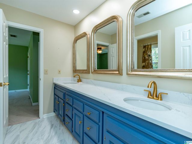 912 TALL PINES LANE, Hoover, AL 35244