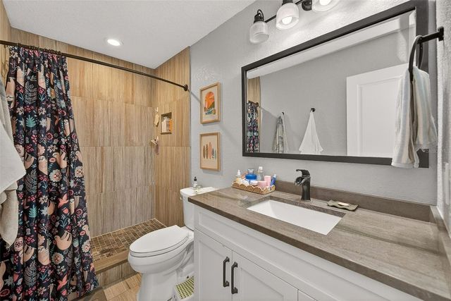 1841 KAY DRIVE, Largo, FL 33770