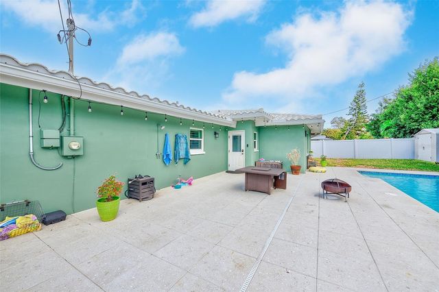 1841 KAY DRIVE, Largo, FL 33770