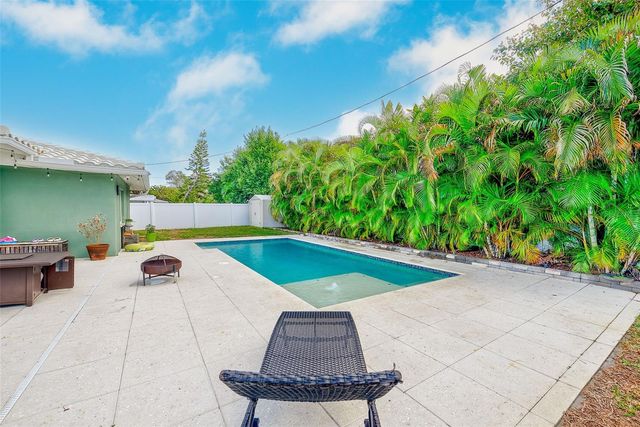 1841 KAY DRIVE, Largo, FL 33770