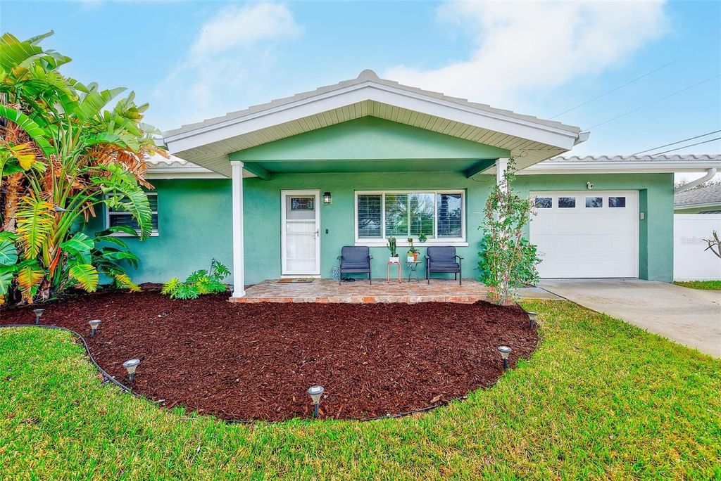 Image 2 of property listing at 1841 KAY DRIVE, Largo, FL 33770