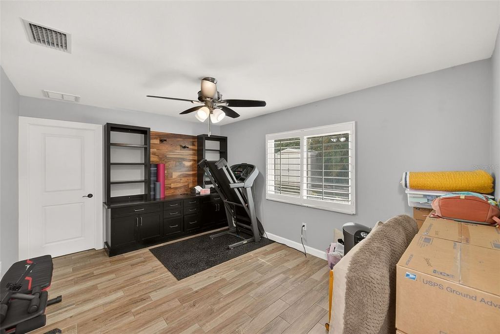 Image 15 of property listing at 1841 KAY DRIVE, Largo, FL 33770