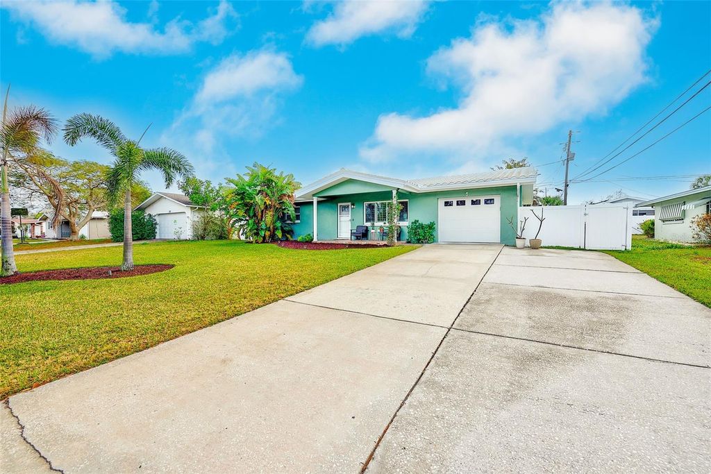 Image 26 of property listing at 1841 KAY DRIVE, Largo, FL 33770