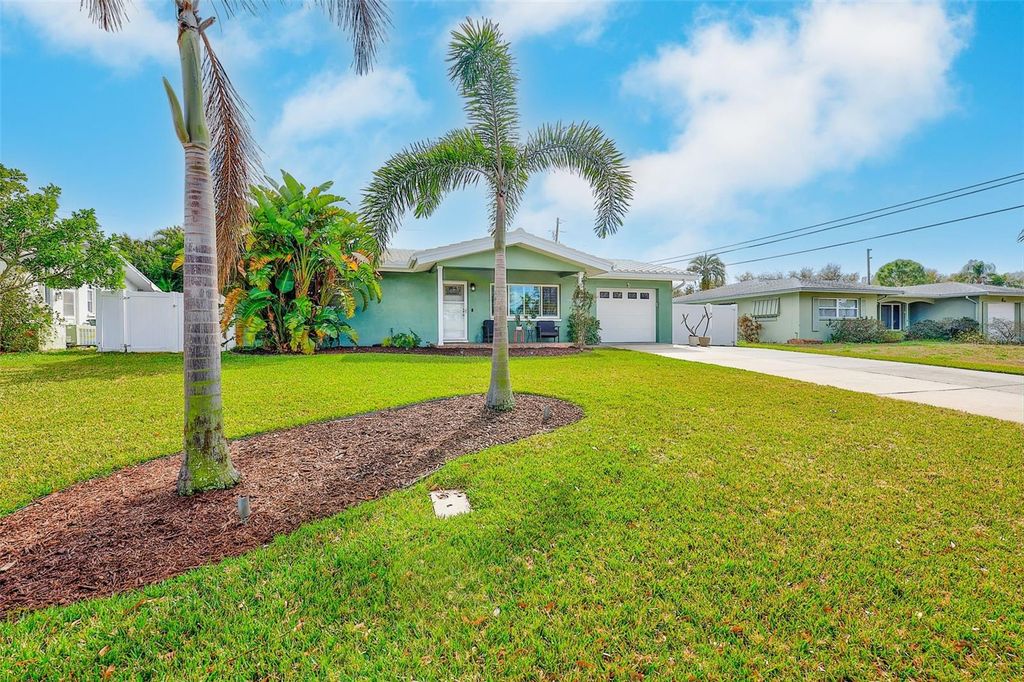 Image 30 of property listing at 1841 KAY DRIVE, Largo, FL 33770