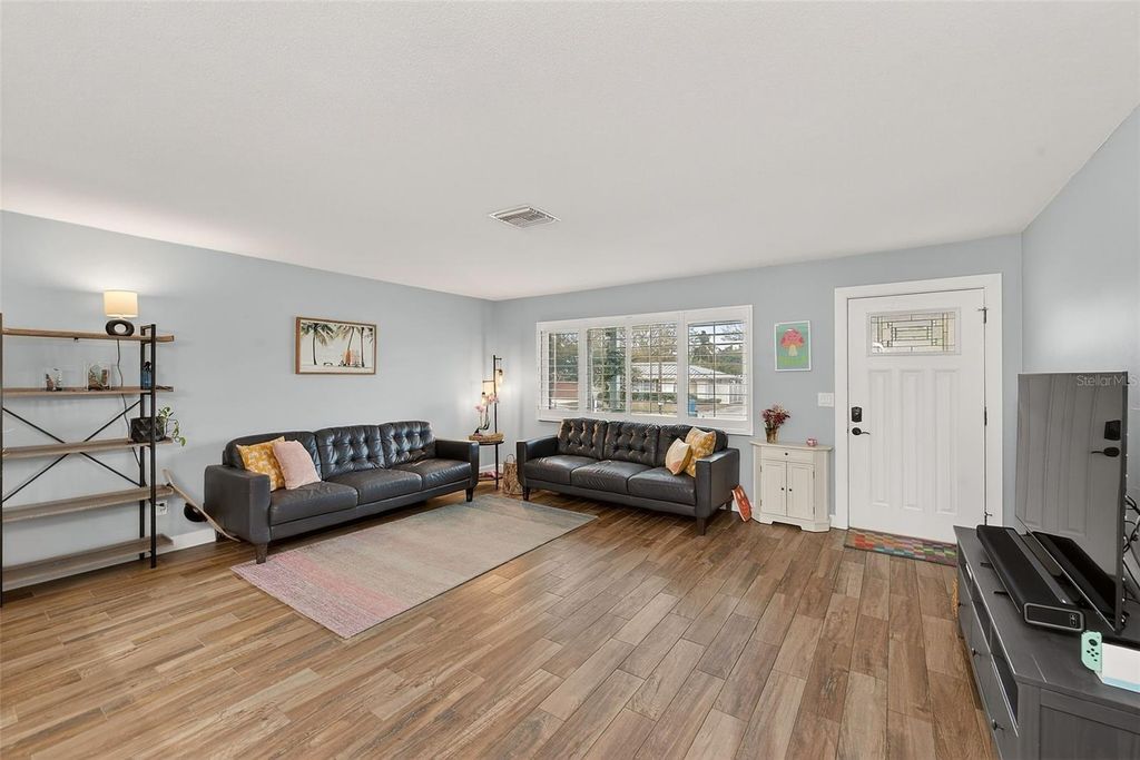 Image 4 of property listing at 1841 KAY DRIVE, Largo, FL 33770