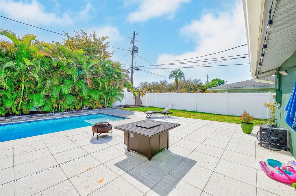 Image 31 of property listing at 1841 KAY DRIVE, Largo, FL 33770