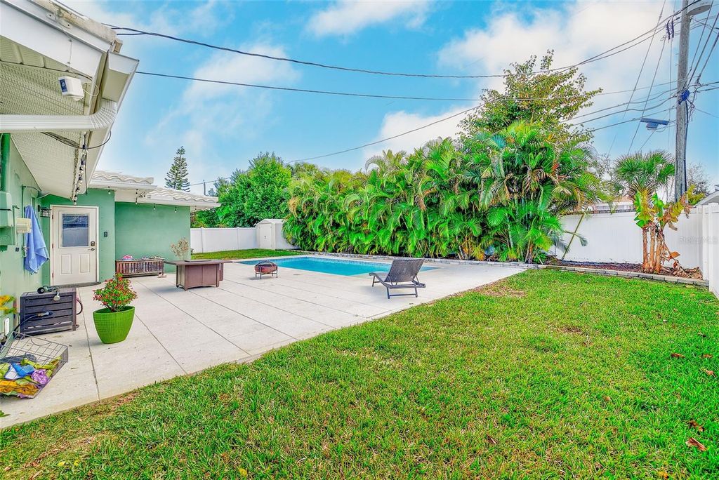 Image 32 of property listing at 1841 KAY DRIVE, Largo, FL 33770