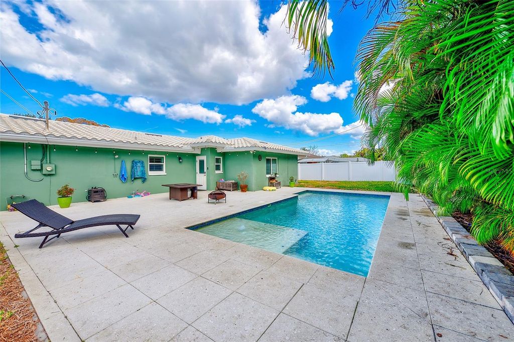 Image 36 of property listing at 1841 KAY DRIVE, Largo, FL 33770