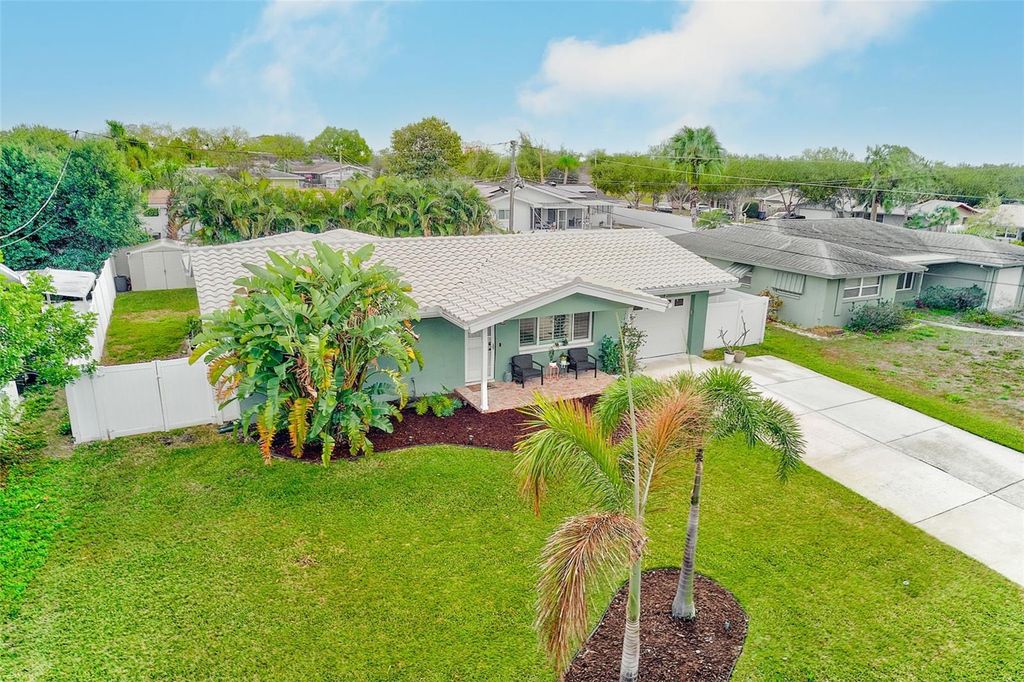 Image 40 of property listing at 1841 KAY DRIVE, Largo, FL 33770
