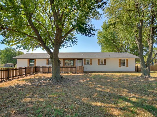 2152 NE 10th St, Blanchard, OK 73010