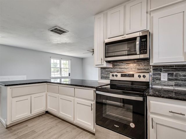 2152 NE 10th St, Blanchard, OK 73010