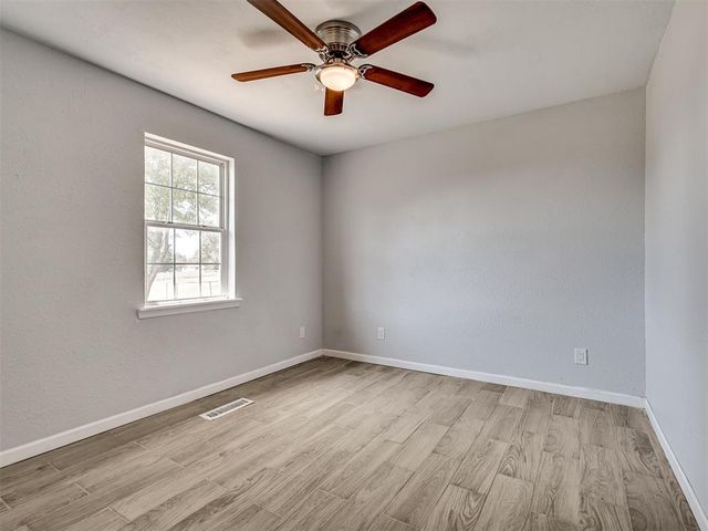 2152 NE 10th St, Blanchard, OK 73010