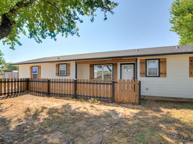 2152 NE 10th St, Blanchard, OK 73010