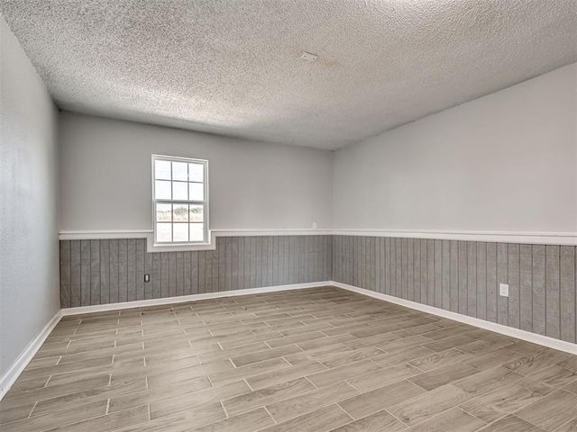 2152 NE 10th St, Blanchard, OK 73010