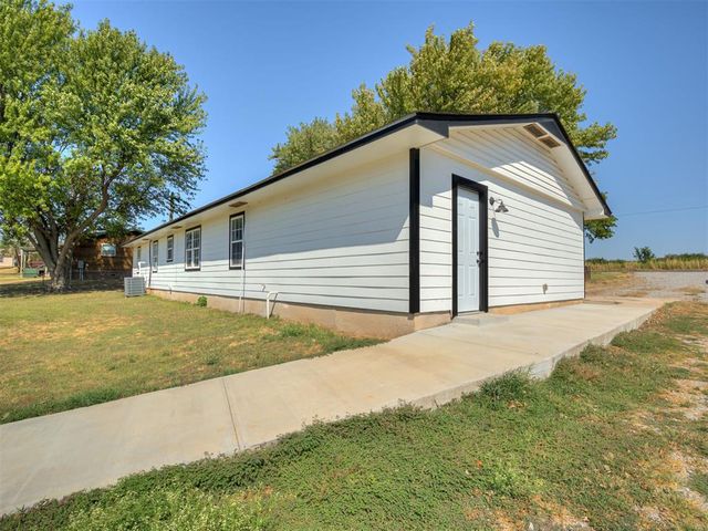 2152 NE 10th St, Blanchard, OK 73010