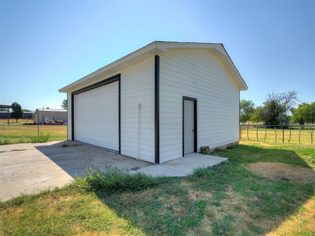 2152 NE 10th St, Blanchard, OK 73010