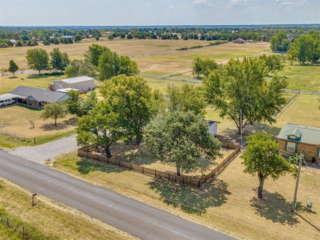 2152 NE 10th St, Blanchard, OK 73010