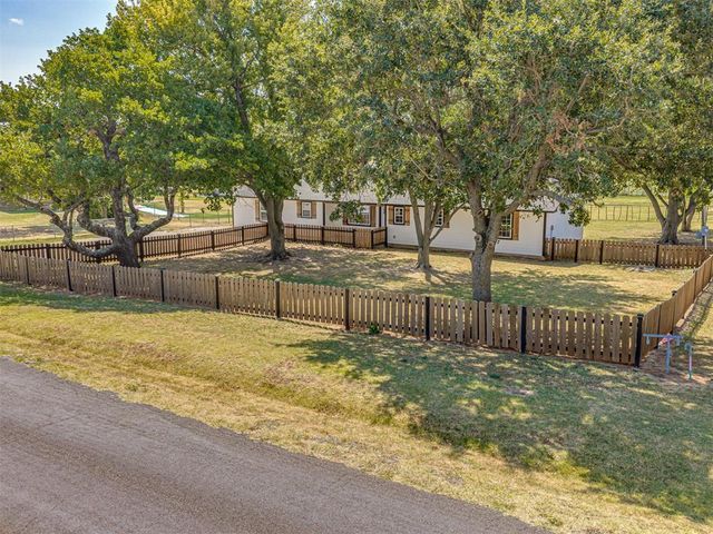 2152 NE 10th St, Blanchard, OK 73010