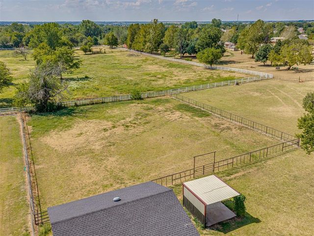 2152 NE 10th St, Blanchard, OK 73010
