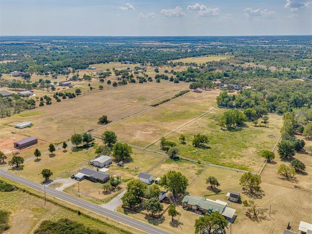 2152 NE 10th St, Blanchard, OK 73010