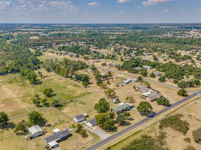 2152 NE 10th St, Blanchard, OK 73010