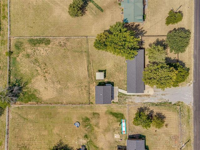 2152 NE 10th St, Blanchard, OK 73010
