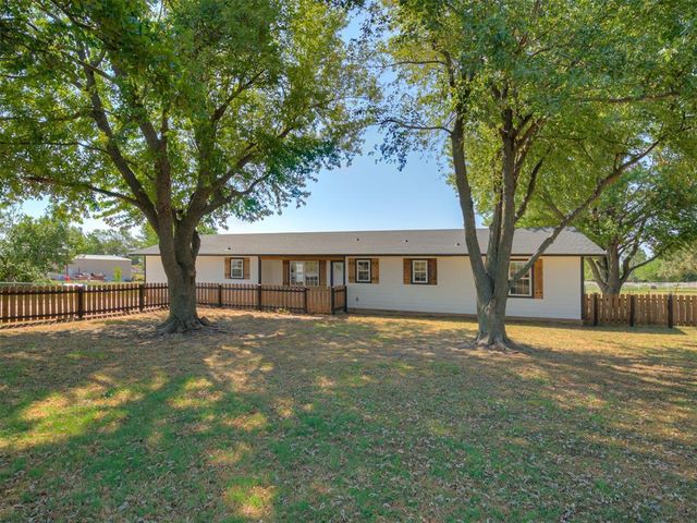 2152 NE 10th St, Blanchard, OK 73010