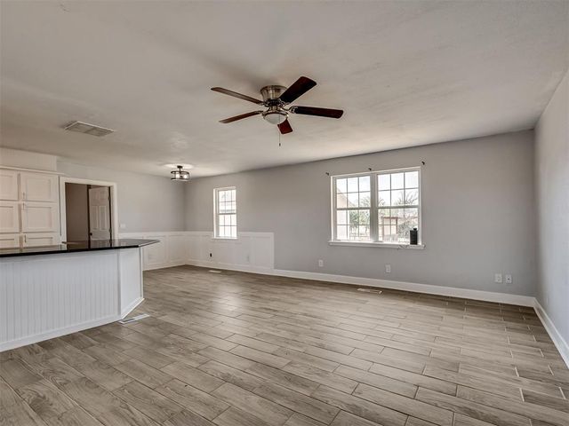2152 NE 10th St, Blanchard, OK 73010